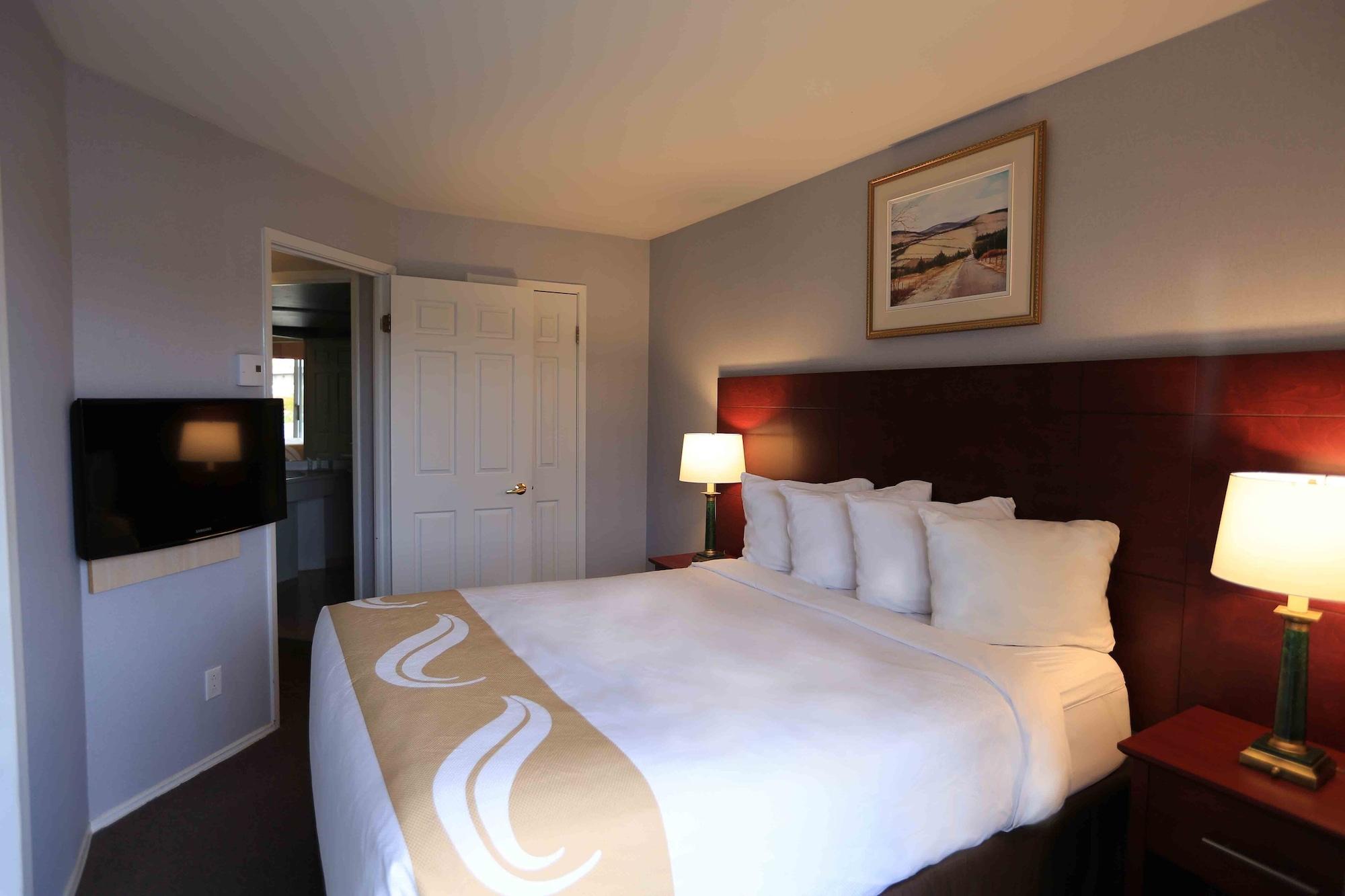 Quality Suites Sainte-Anne-de-Beaupre Exterior photo