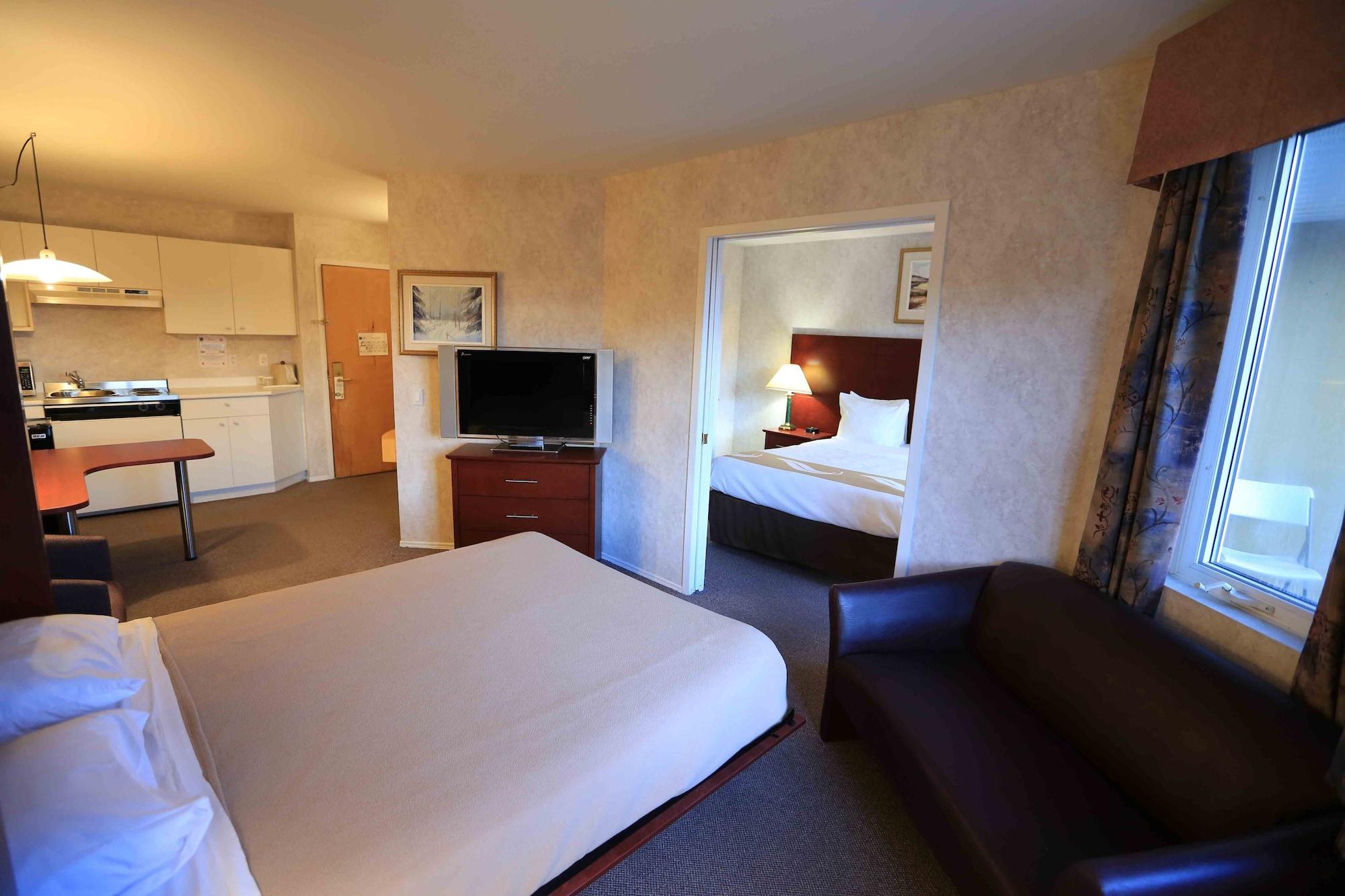 Quality Suites Sainte-Anne-de-Beaupre Exterior photo