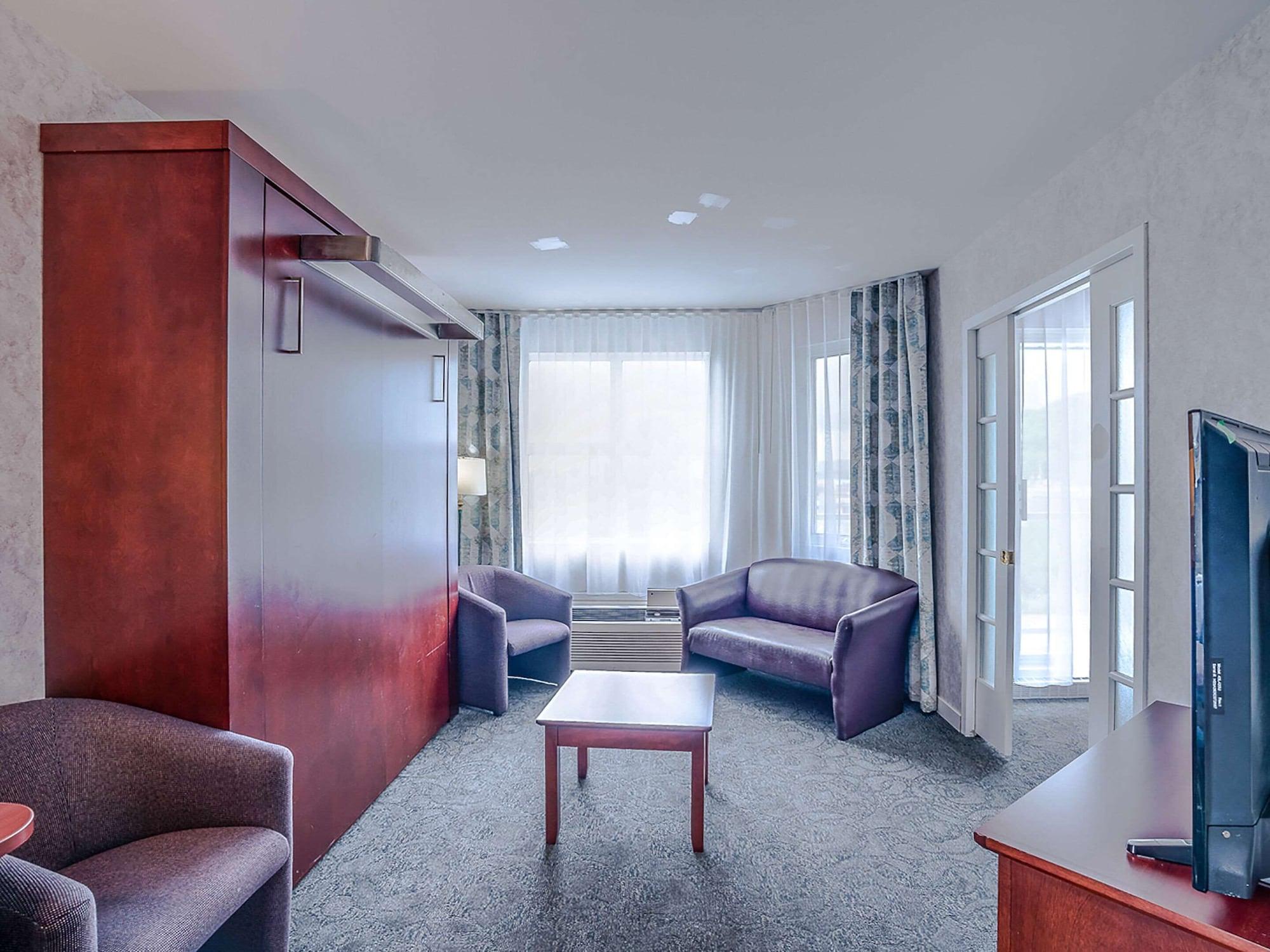 Quality Suites Sainte-Anne-de-Beaupre Exterior photo