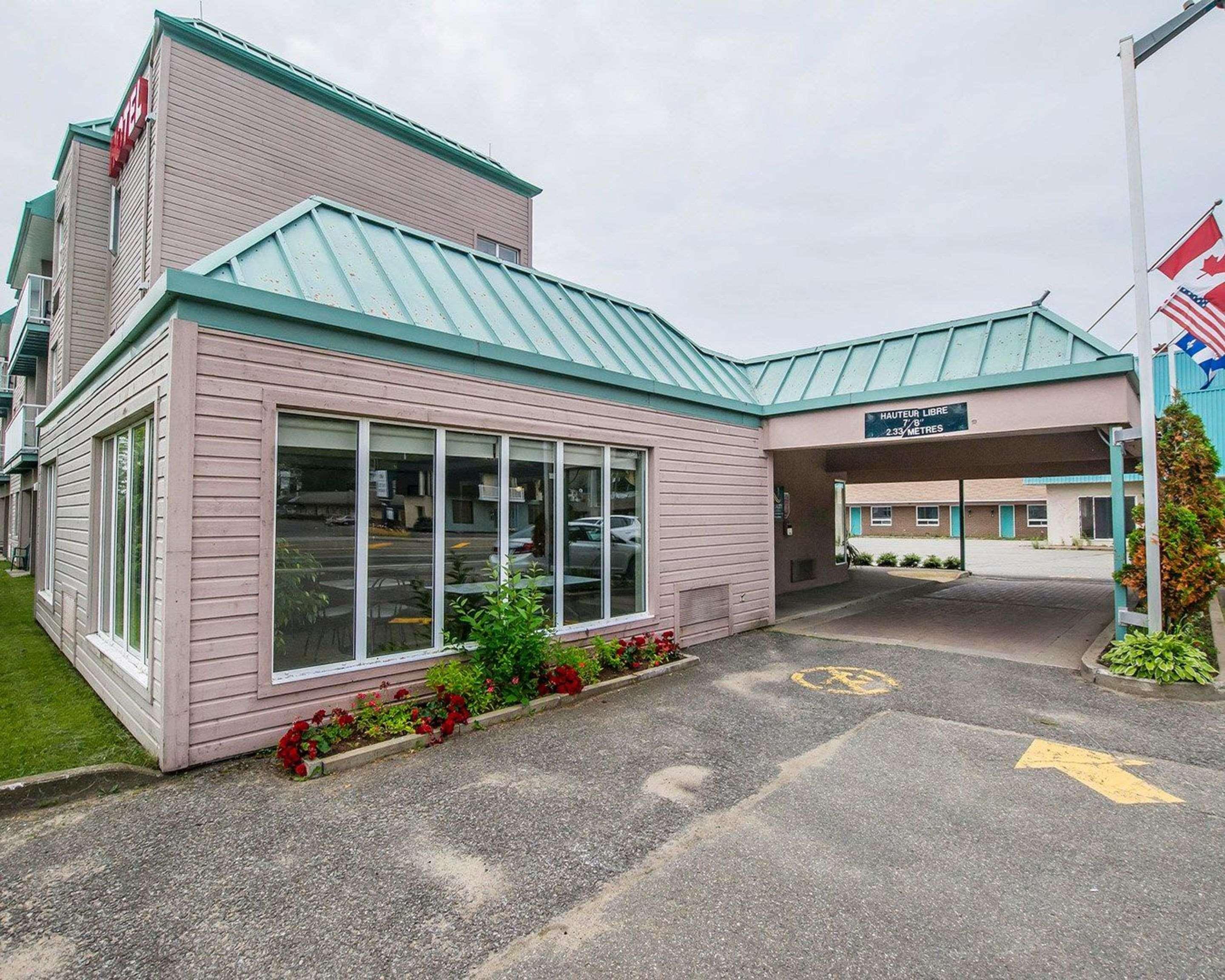 Quality Suites Sainte-Anne-de-Beaupre Exterior photo