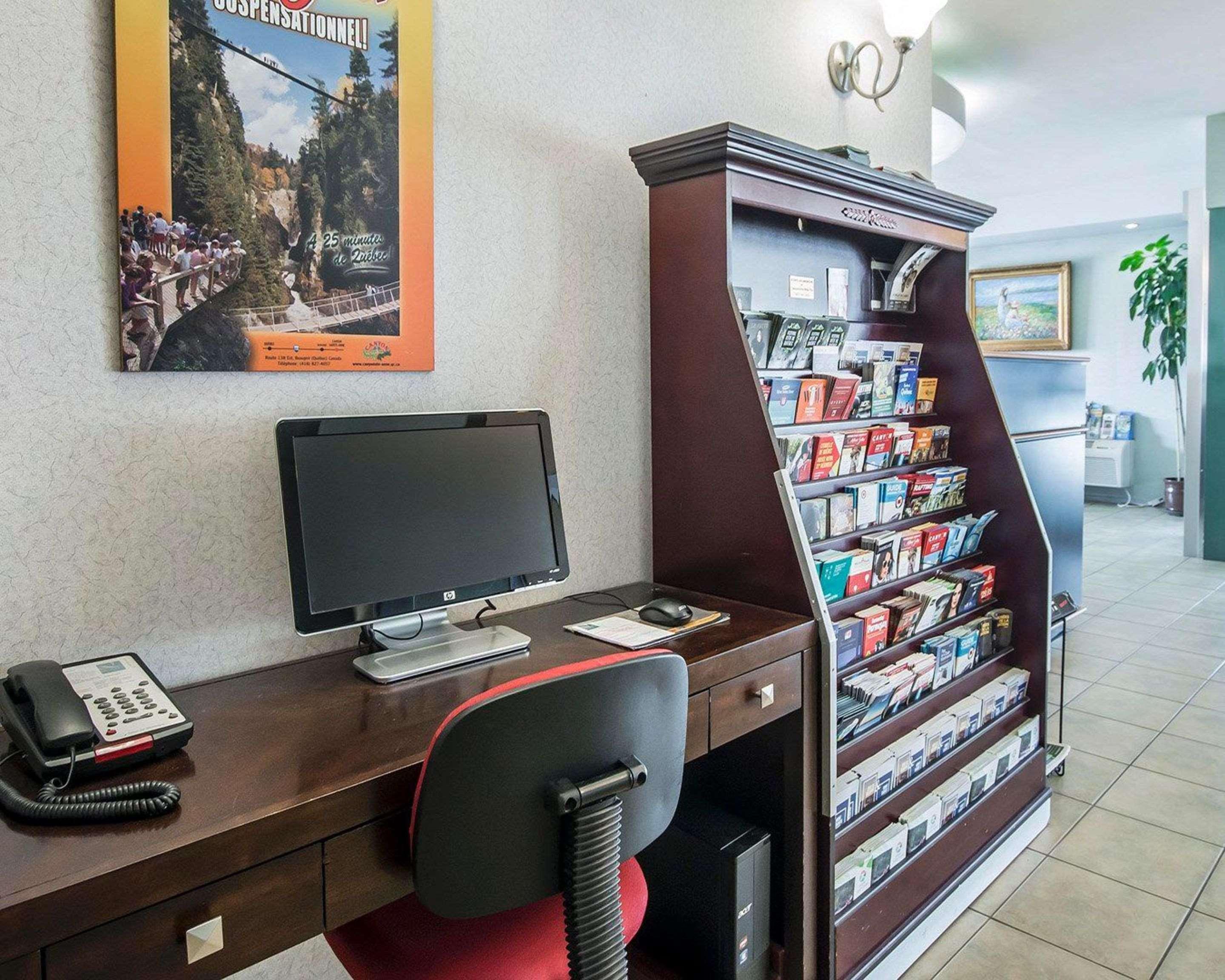 Quality Suites Sainte-Anne-de-Beaupre Exterior photo