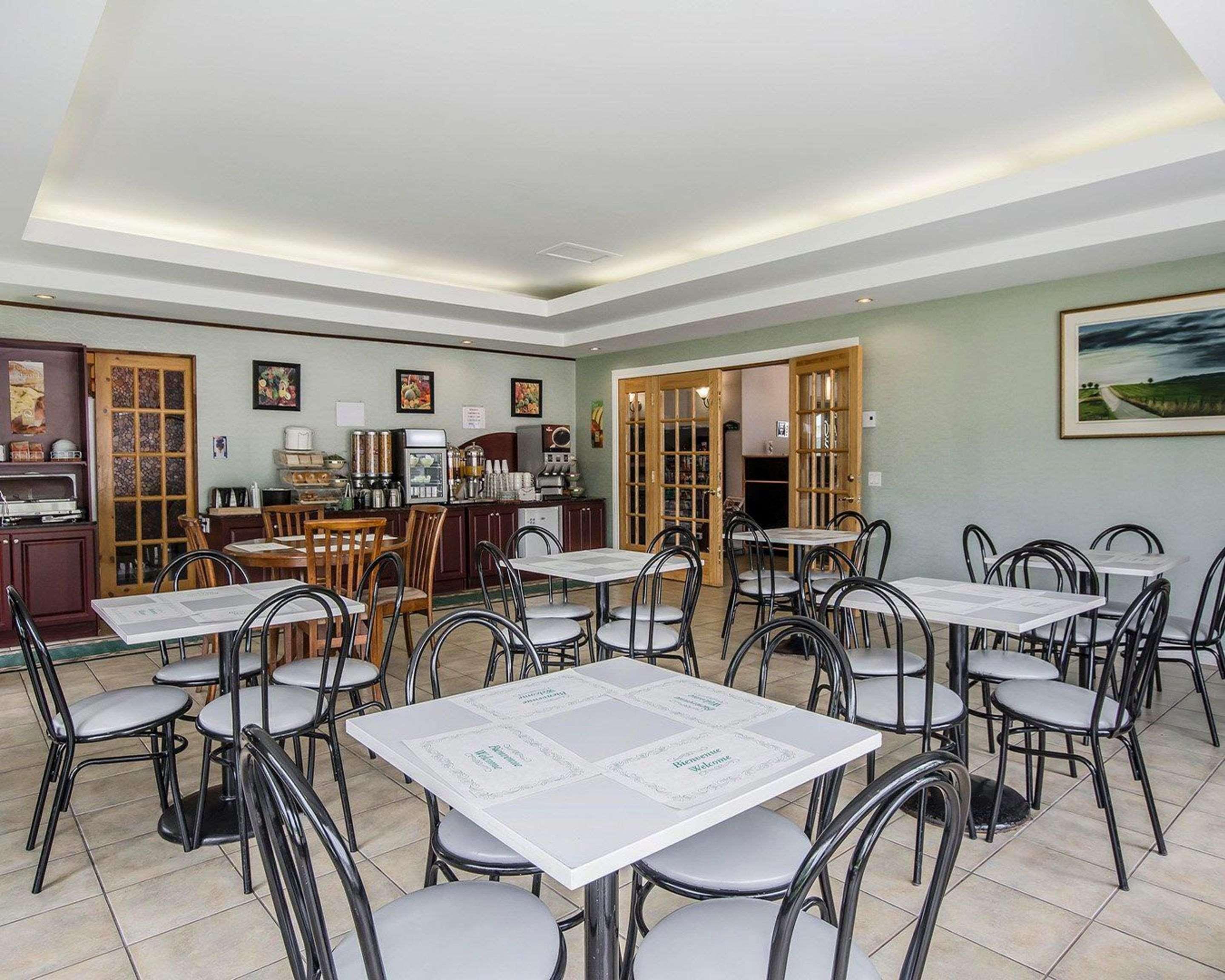 Quality Suites Sainte-Anne-de-Beaupre Exterior photo