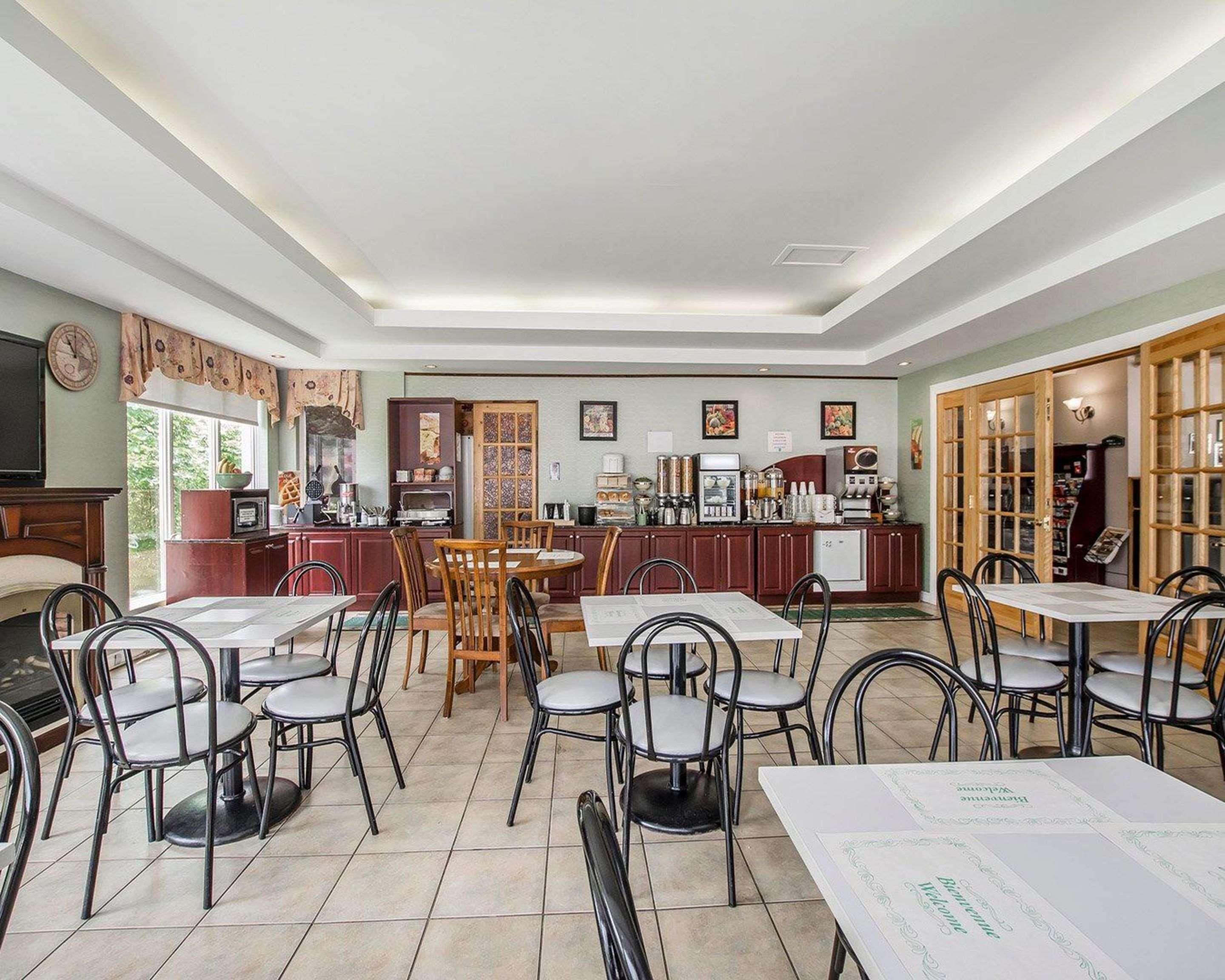 Quality Suites Sainte-Anne-de-Beaupre Exterior photo