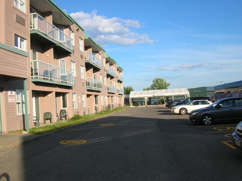 Quality Suites Sainte-Anne-de-Beaupre Exterior photo