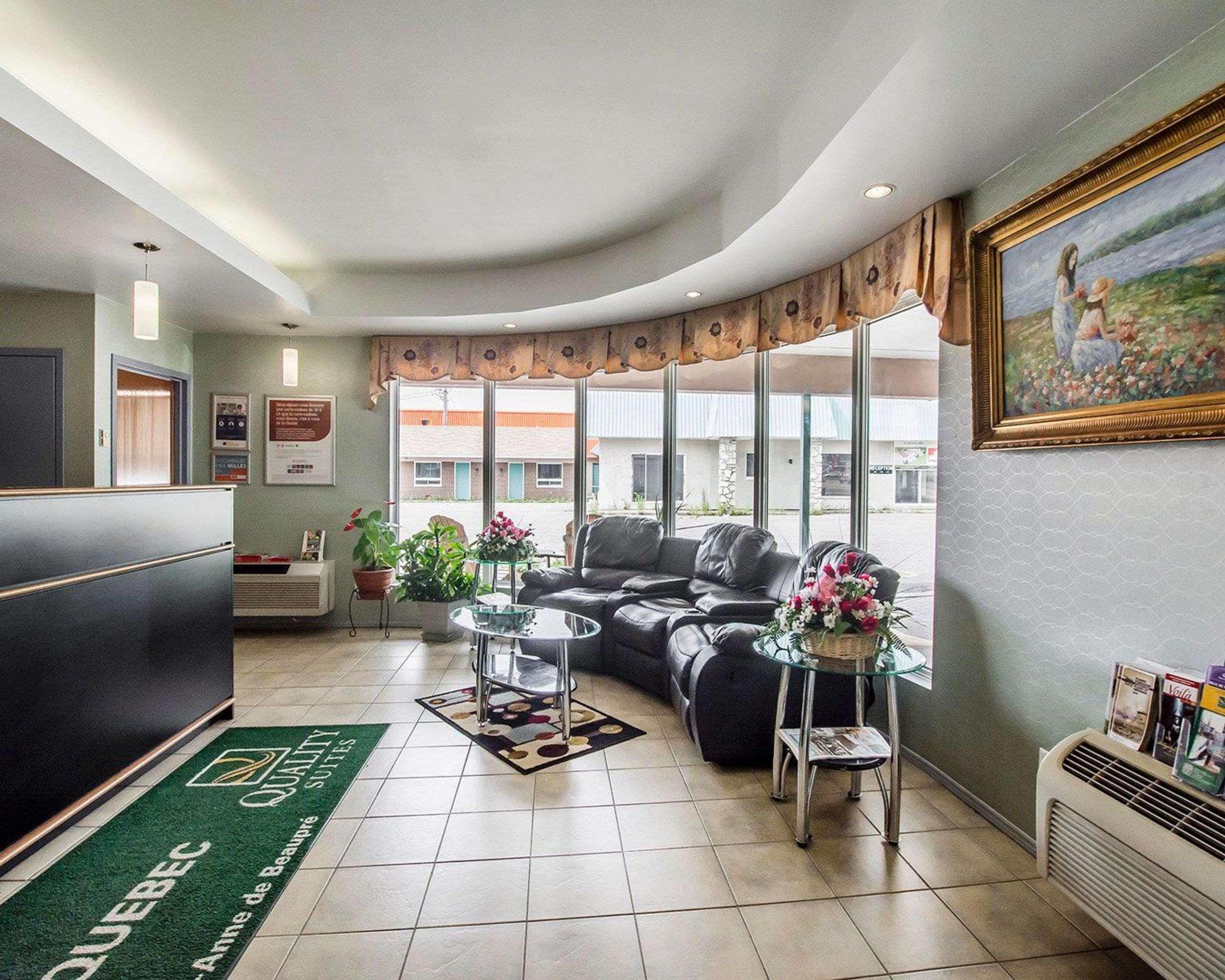 Quality Suites Sainte-Anne-de-Beaupre Exterior photo