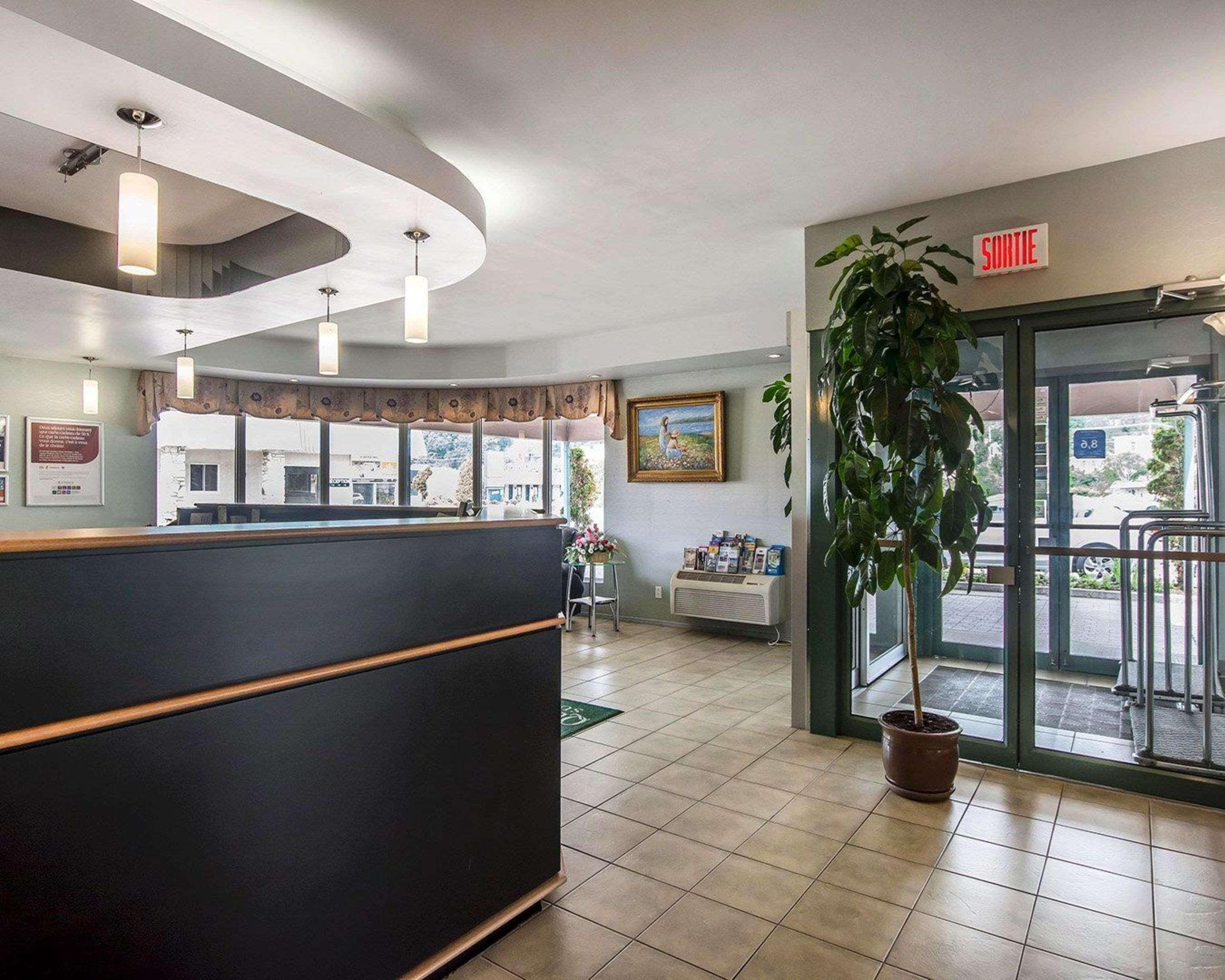 Quality Suites Sainte-Anne-de-Beaupre Exterior photo
