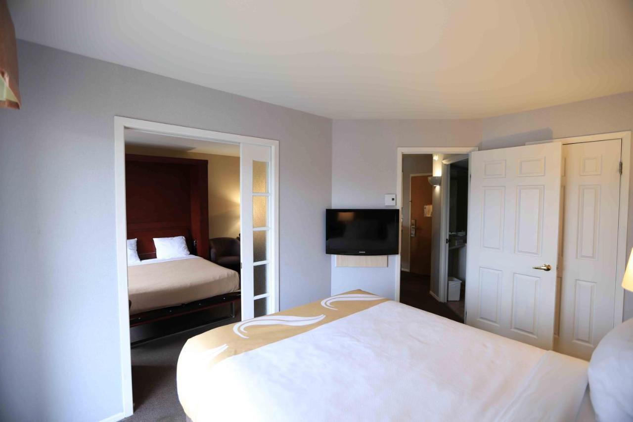 Quality Suites Sainte-Anne-de-Beaupre Exterior photo